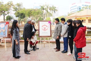 'Trao giải Cuộc thi sáng tác tranh cổ động tuyên truyền về chủ đề gia đình và phòng, chống bạo lực gia đình tỉnh Sơn La