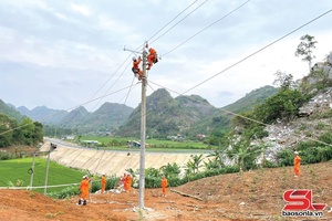 'Điện lưới quốc gia bừng sáng vùng cao