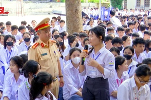 Mô hình cổng trường an toàn giao thông