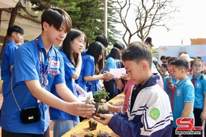 'Chương trình đổi rác thải tái chế lấy cây xanh