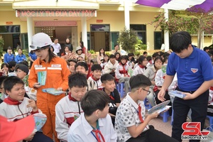 Tuyên truyền sử dụng năng lượng tiết kiệm cho học sinh