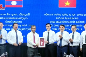 Đồng chí Phó Chủ tịch Quốc hội nước CHDCND Lào thăm, làm việc tại tỉnh Sơn La
