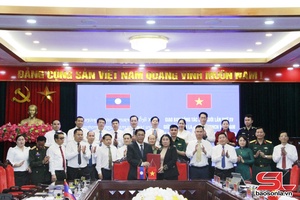 Giao ban công tác biên giới lần thứ XV giữa tỉnh Sơn La và tỉnh Luông Pha Bang
