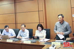 Đoàn đại biểu Quốc hội tỉnh Sơn La thảo luận tại tổ 