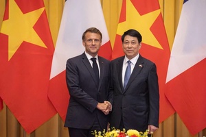 Chủ tịch nước Lương Cường hội đàm với Tổng thống Pháp Emmanuel Macron
