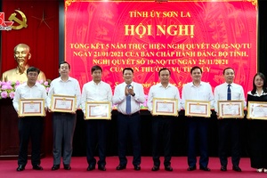 Tiếp tục nâng cao năng lực lãnh đạo và sức chiến đấu của tổ chức cơ sở đảng và củng cố hệ thống chính trị cơ sở
