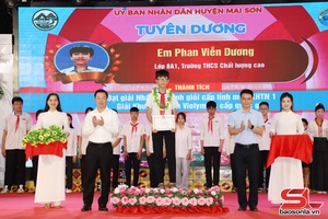'Hội nghị tổng kết và tuyên dương giáo viên, học sinh có thành tích xuất sắc năm học 2024-2025
