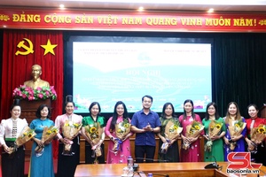 'Thuận Châu gặp mặt nữ lãnh đạo, quản lý cấp huyện, cấp xã
