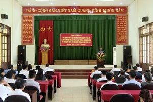 Đồng chí Bí thư Tỉnh ủy làm việc với Ban Thường vụ Huyện ủy Mai Sơn
