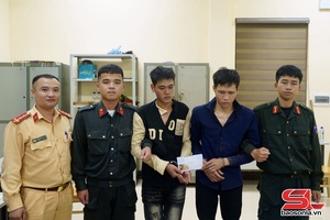 'Bắt quả tang 2 đối tượng tàng trữ trái phép chất ma túy