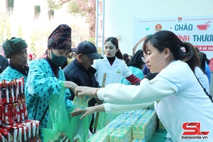 'Hoạt động thiện nguyện tiếp sức bệnh nhân nghèo