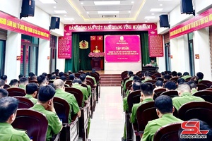 'Tập huấn công tác đăng ký, cấp, đổi giấy phép lái xe cho công an xã
