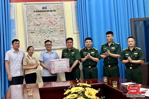 'Tăng cường phối hợp bảo vệ biên giới, xây dựng nông thôn mới