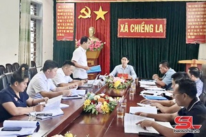 Đoàn giám sát số 01 của Ban Thường vụ Tỉnh ủy thẩm định và duyệt hồ sơ Đại hội Đảng bộ cấp xã