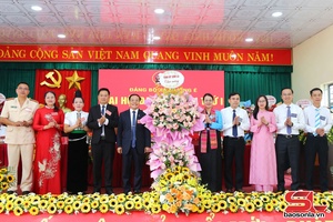 Xây dựng Đảng bộ vững mạnh, đưa Mường É phát triển bền vững