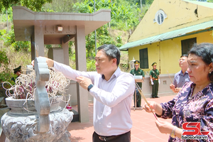 Dâng hương tưởng niệm các anh hùng liệt sĩ Bộ đội Biên phòng tỉnh Sơn La