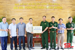 Dâng hương tưởng niệm các anh hùng liệt sĩ Bộ đội Biên phòng tỉnh Sơn La