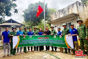 'Chương trình “Thắp sáng vùng biên – Tiếp bước cha anh”