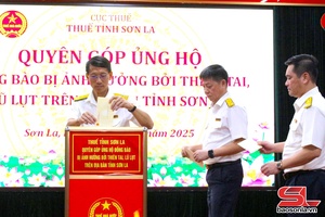 'Thuế tỉnh Sơn La quyên góp ủng hộ đồng bào bị ảnh hưởng bởi thiên tai