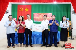 Tổ đại biểu số 11 HĐND tỉnh tiếp xúc cử tri xã Tạ Khoa