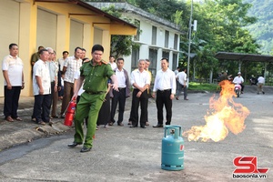 Công an xã Quỳnh Nhai tuyên truyền về phòng cháy, chữa cháy, cứu nạn, cứu hộ