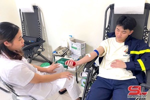 'Đoàn viên Cảnh sát PCCC và CNCH hiến máu cứu bệnh nhân qua cơn nguy kịch