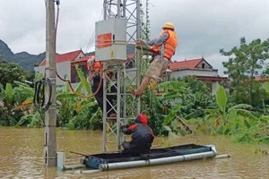 Người Viettel trắng đêm khắc phục sự cố, giữ thông tin liên lạc cho khách hàng