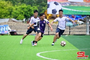 'Giải bóng đá chào mừng Quốc khánh 2/9 tại xã Phù Yên