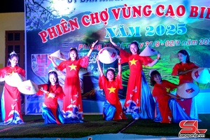 'Đêm giao lưu văn nghệ tại Phiên chợ vùng cao biên giới xã Phiêng Khoài năm 2025