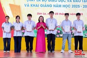 'Tiên phong trong đổi mới giáo dục, chuyển đổi số và hội nhập quốc tế