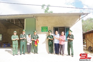 'Trao tiền hỗ trợ "Nhà đồng đội" cho quân nhân có hoàn cảnh khó khăn
