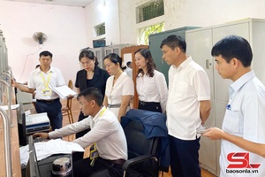 'Kiểm tra công tác cải cách hành chính tại xã Ngọc Chiến và xã Mường La