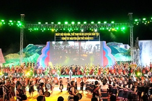 'Giữ vững tình anh em Kinh - Thượng trước âm mưu chia rẽ - Bài 1: Gắn bó cội nguồn - đoàn kết giữ nước
