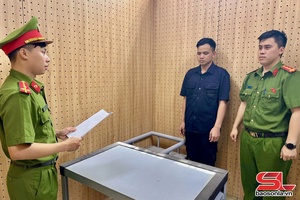 'Khởi tố 2 đối tượng trộm cắp tài sản