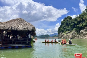 'Phát triển dịch vụ du lịch nghỉ dưỡng kết hợp vui chơi giải trí