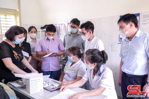 'Giám sát phòng, chống dịch sởi tại khu vực Mường La 