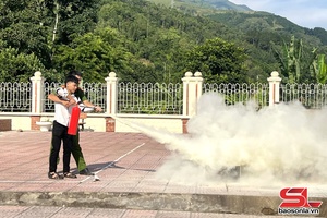 'Phát động phòng, chống ma túy và tuyên truyền, phổ biến giáo dục pháp luật