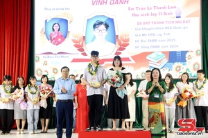 'Giữ vững vị thế cơ sở giáo dục hàng đầu của tỉnh