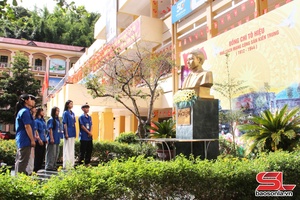 Đảng bộ Trường THPT Tô Hiệu phát triển Đảng trong học sinh