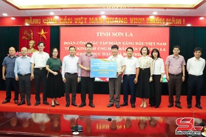 Tập đoàn Xăng dầu Việt Nam trao 2 tỷ đồng ủng hộ nhân dân tỉnh Sơn La khắc phục hậu quả thiên tai