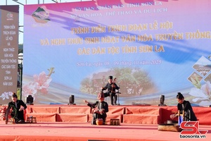 'Trình diễn Lễ hội Hạn Khuống 
