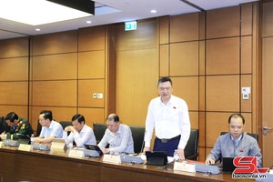 'Đoàn đại biểu Quốc hội tỉnh Sơn La thảo luận tại Tổ về một số dự án luật