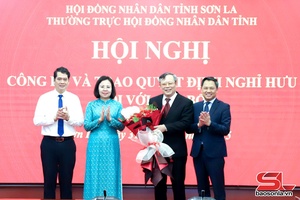 Hội nghị công bố, trao quyết định nghỉ hưu đối với cán bộ