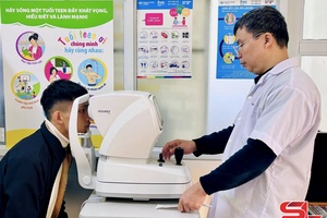 'Khám tuyển sức khoẻ công dân nhập ngũ 
 
