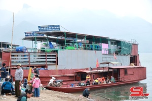 'Nhộn nhịp chợ phiên Tân Phong