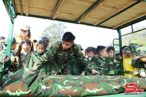 'Giáo dục truyền thống quân đội qua hoạt động trải nghiệm