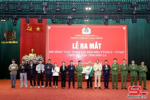 'Ra mắt mô hình “Taxi tham gia đảm bảo trật tự an toàn giao thông – trật tự xã hội”