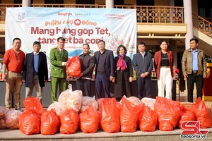 '"Phiên chợ 0 đồng” mang hàng tết về Ngọc Chiến