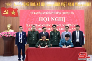 'Bàn giao chức năng, nhiệm vụ Ban Chỉ huy Quân sự  phường Chiềng An