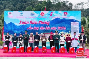 'Chương trình "Xuân Biên phòng ấm lòng dân bản" ở Mường Lạn